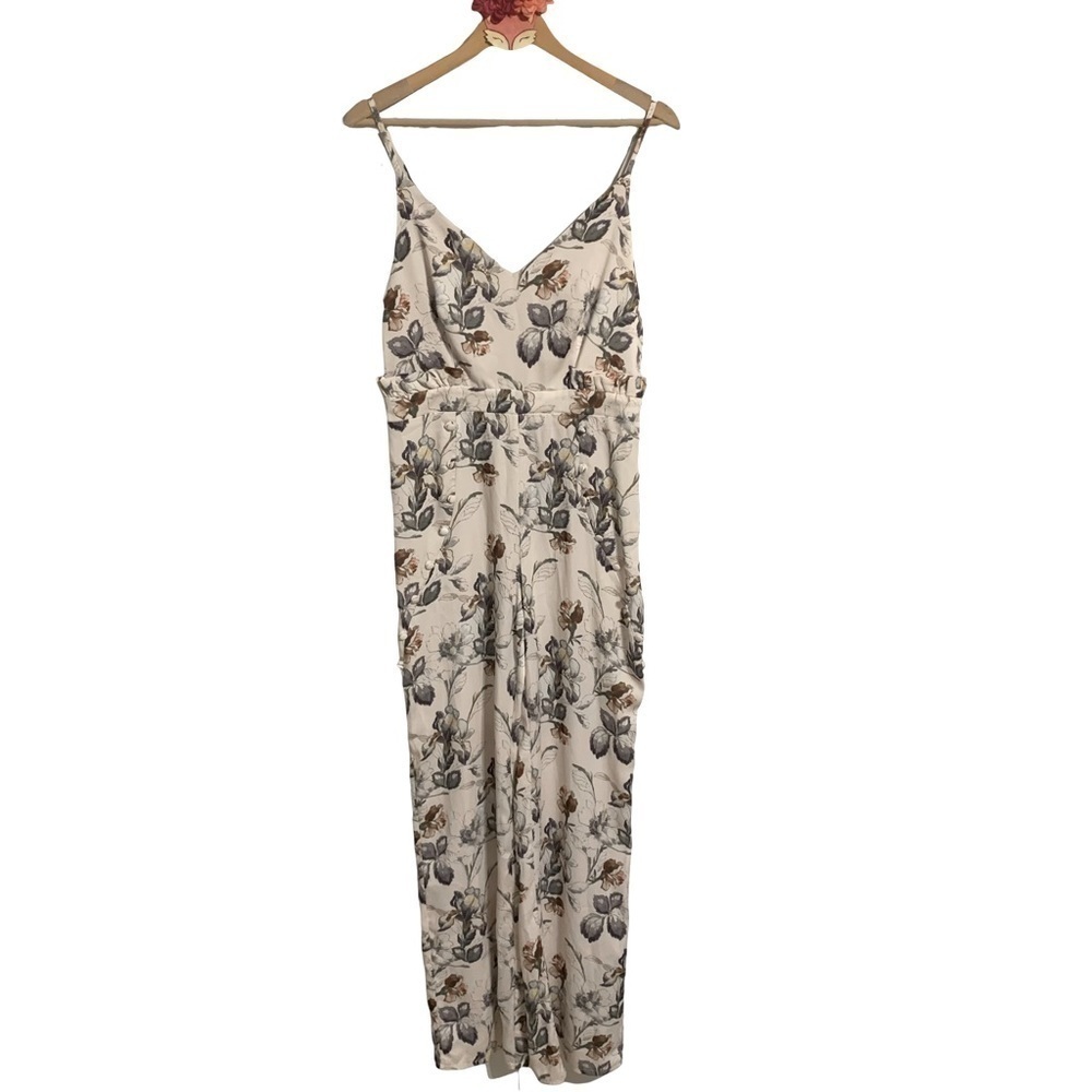 Hope & Ivy ivory floral ruffled waist satin jumpsuit size US 6 NWT
